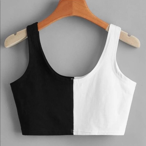 Crop top - Picture 2 of 3